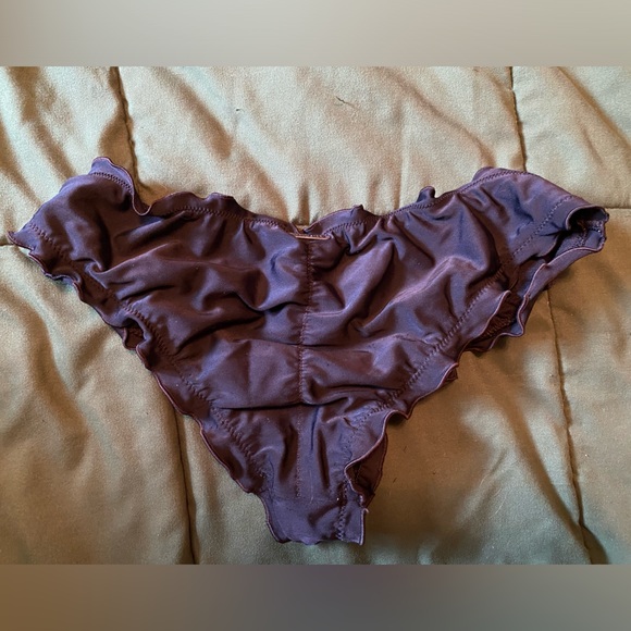 Ruched Hollister Swim Bottoms - Picture 2 of 3